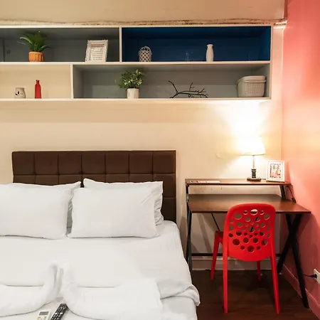 Homey And Cozey Poblacion Makati S04