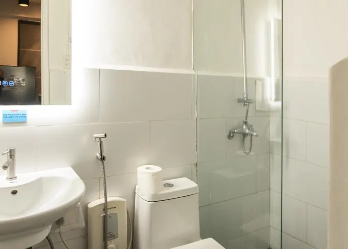 Homestay Homey And Cozey Poblacion Makati S04 *